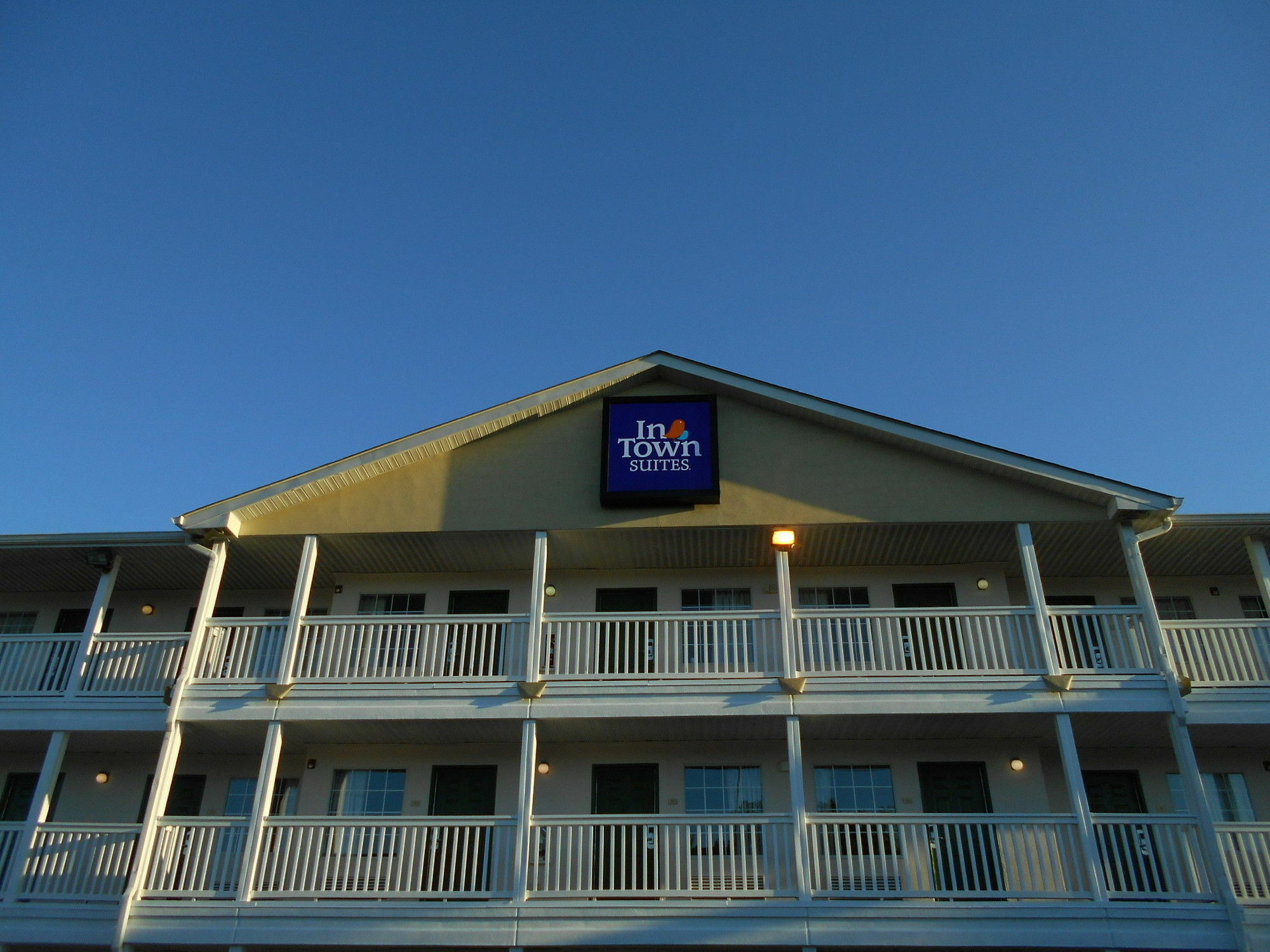 Sun Suites Of Chesapeake Ngoại thất bức ảnh